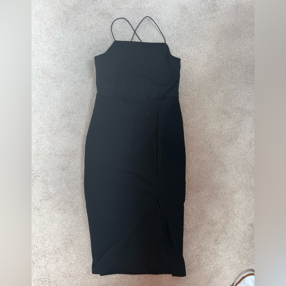 Black bodycon dress